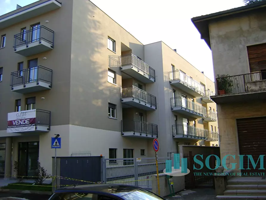 Immagine 5 di Locale commerciale in vendita  in via Toti a Carugo