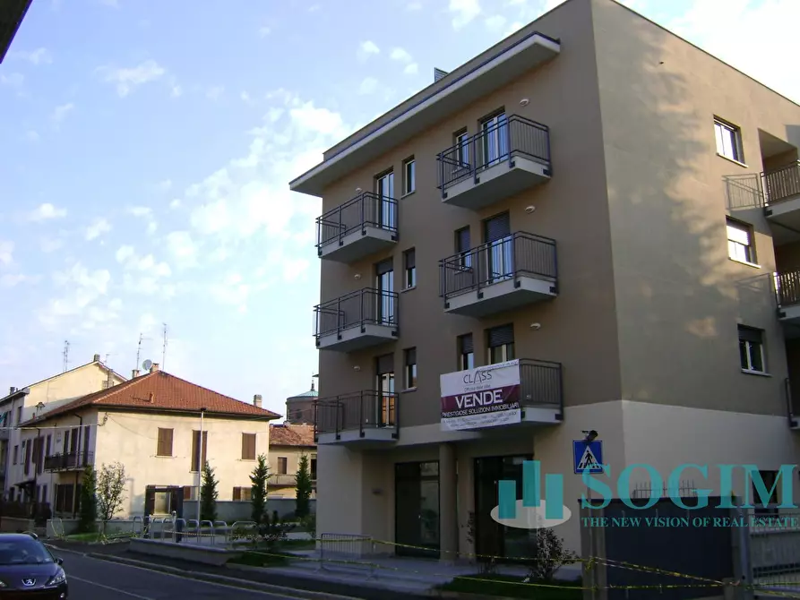 Immagine 6 di Locale commerciale in vendita  in via Toti a Carugo