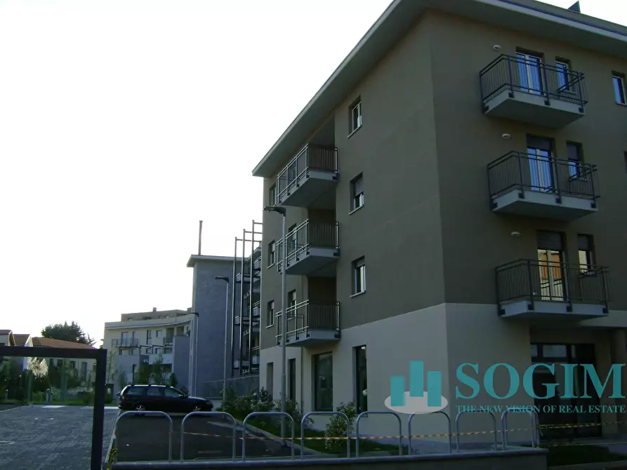 Immagine 8 di Locale commerciale in vendita  in via Toti a Carugo