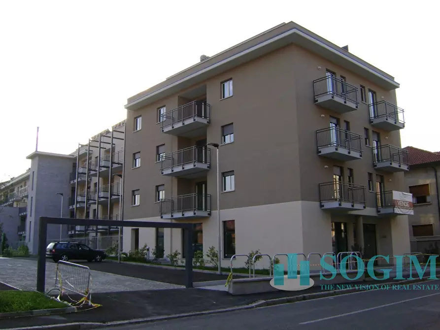 Immagine 9 di Locale commerciale in vendita  in via Toti a Carugo