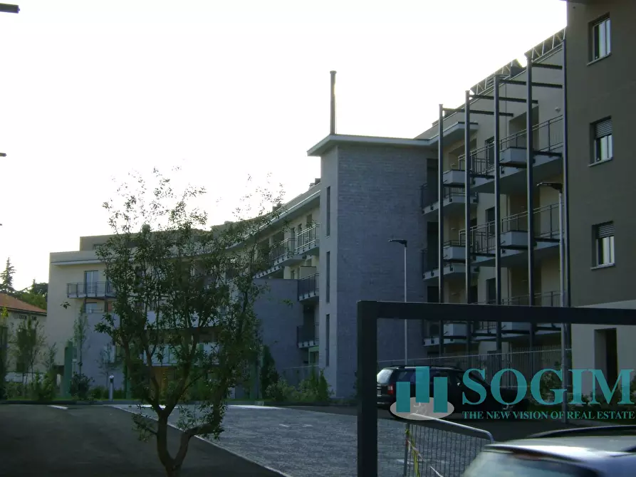 Immagine 10 di Locale commerciale in vendita  in via Toti a Carugo