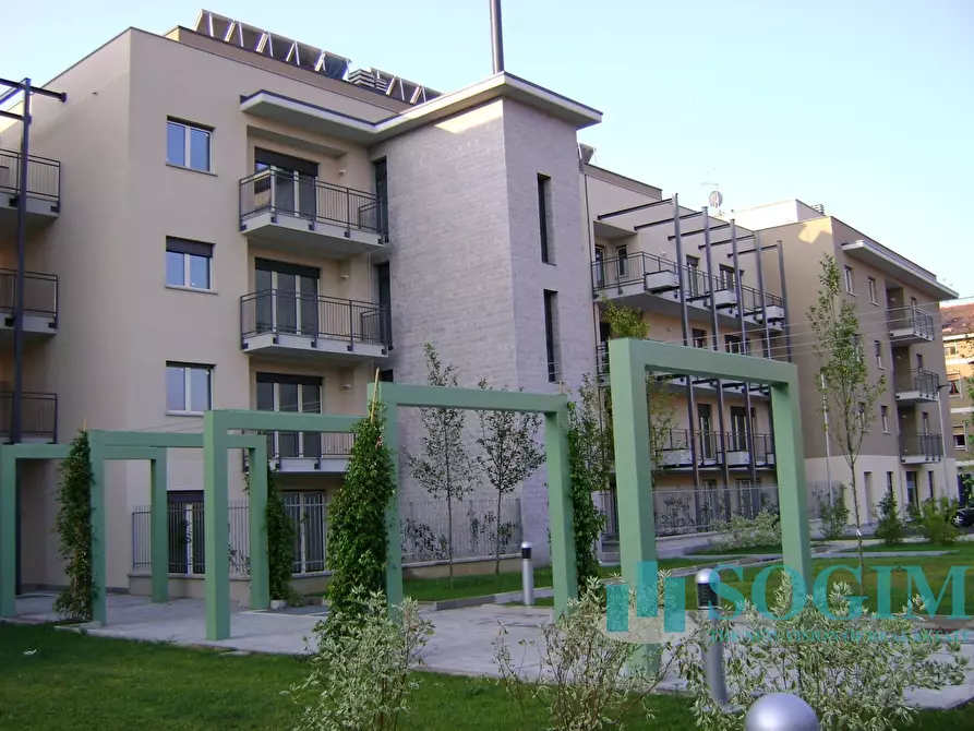 Immagine 12 di Locale commerciale in vendita  in via Toti a Carugo