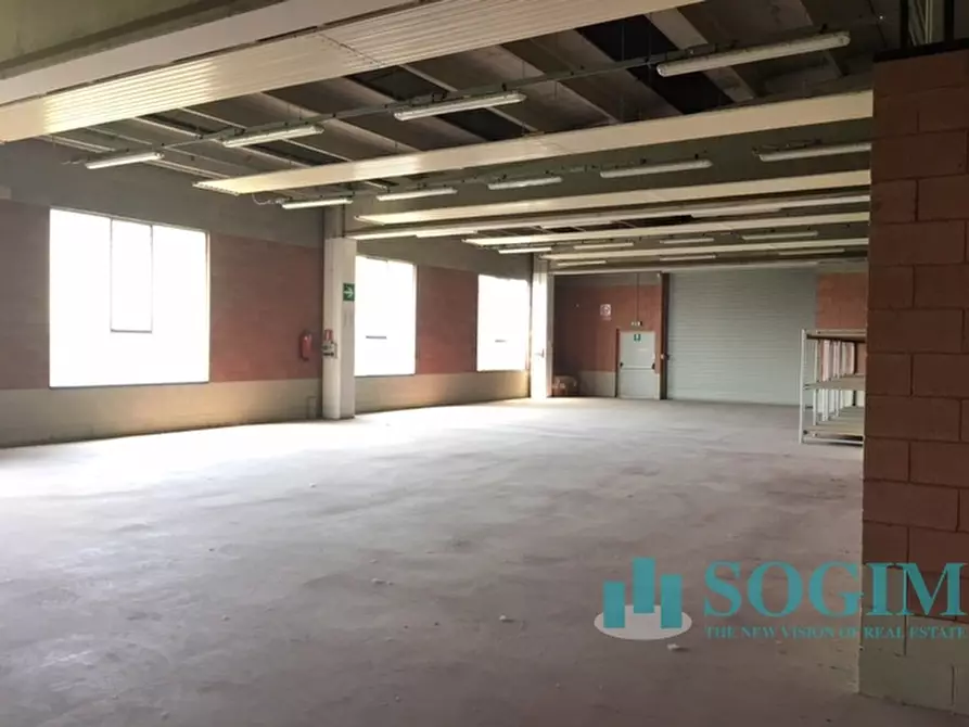 Immagine 34 di Capannone industriale in vendita  in Via Torino 30 a Cantù