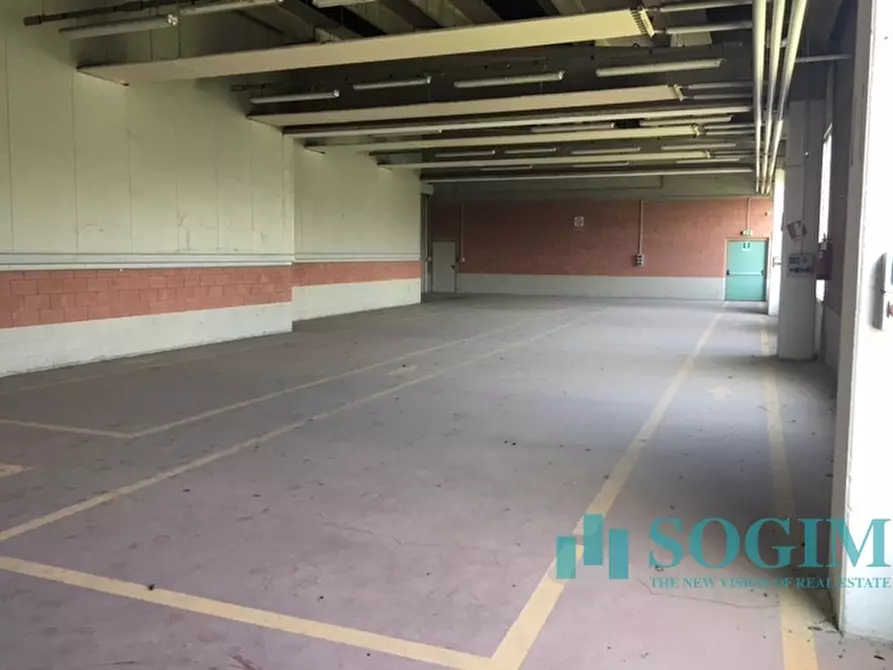 Immagine 35 di Capannone industriale in vendita  in Via Torino 30 a Cantù