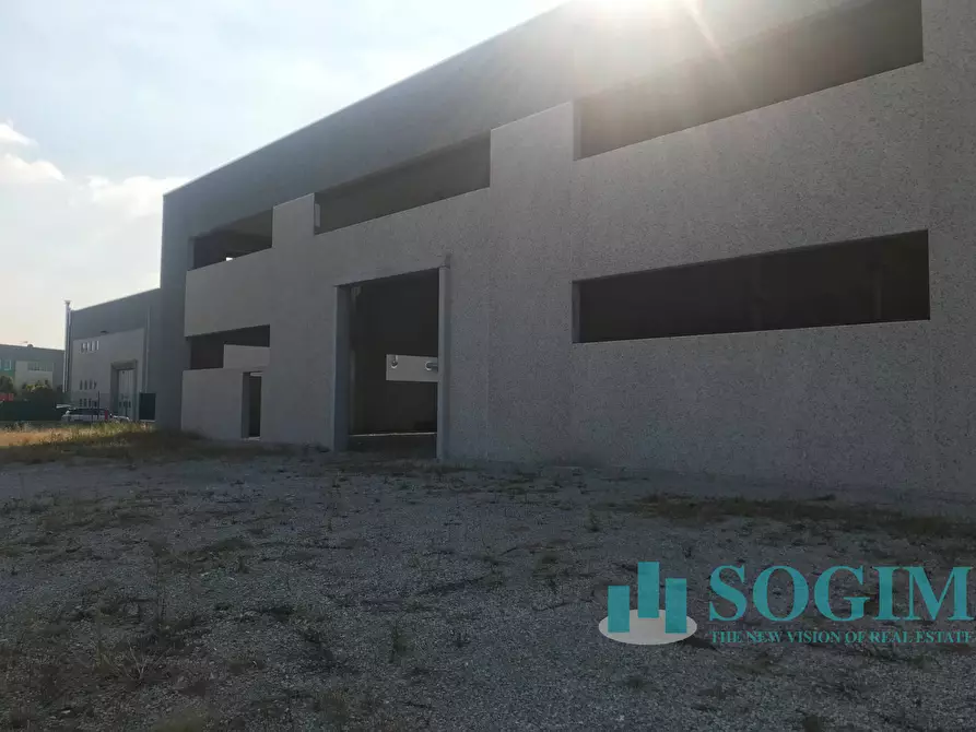 Immagine 6 di Capannone industriale in vendita  in via Valsorda a Carugo