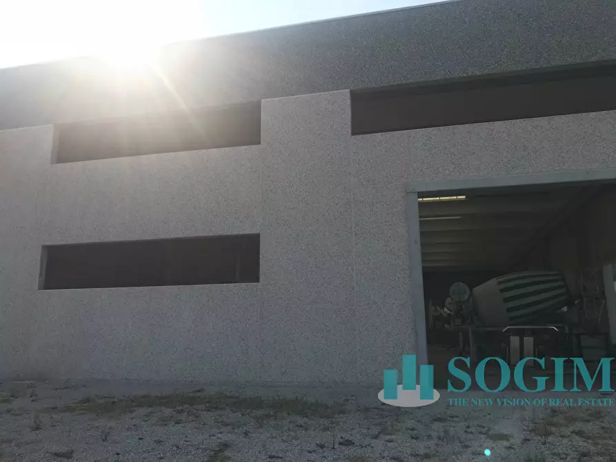 Immagine 11 di Capannone industriale in vendita  in via Valsorda a Carugo