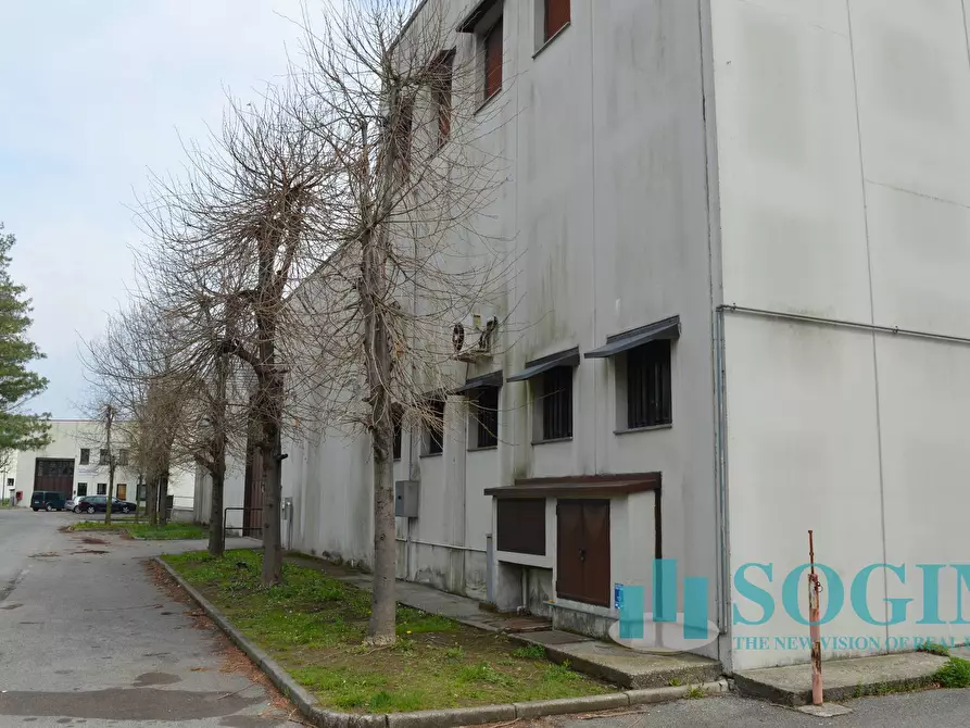 Immagine 38 di Capannone industriale in vendita  in Via Torino 53/55 a Olgiate Comasco