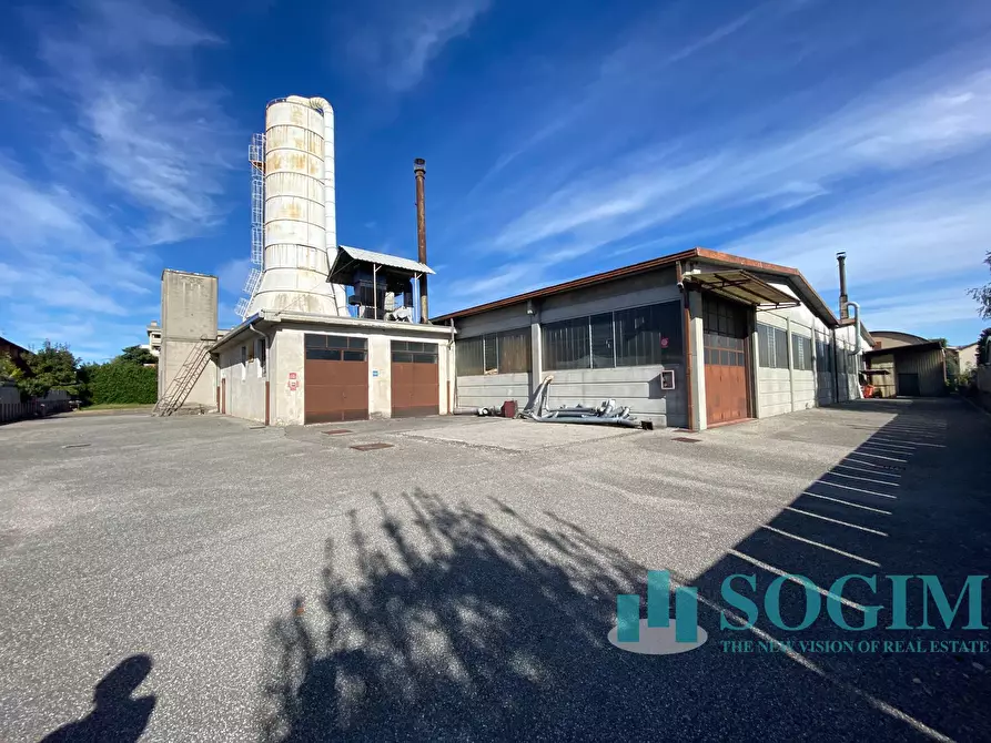 Immagine 13 di Capannone industriale in vendita  a Cantù