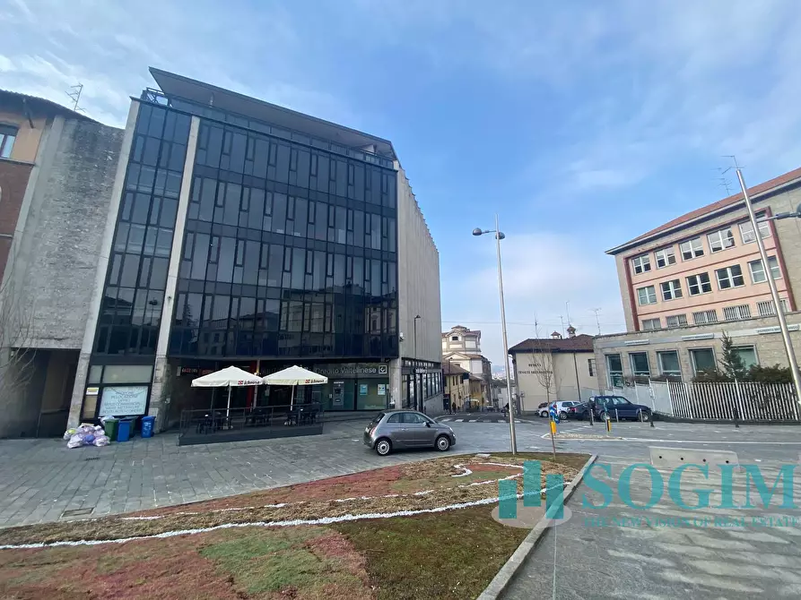 Immagine 5 di Negozio in affitto  in Via Giacomo Matteotti a Cantù