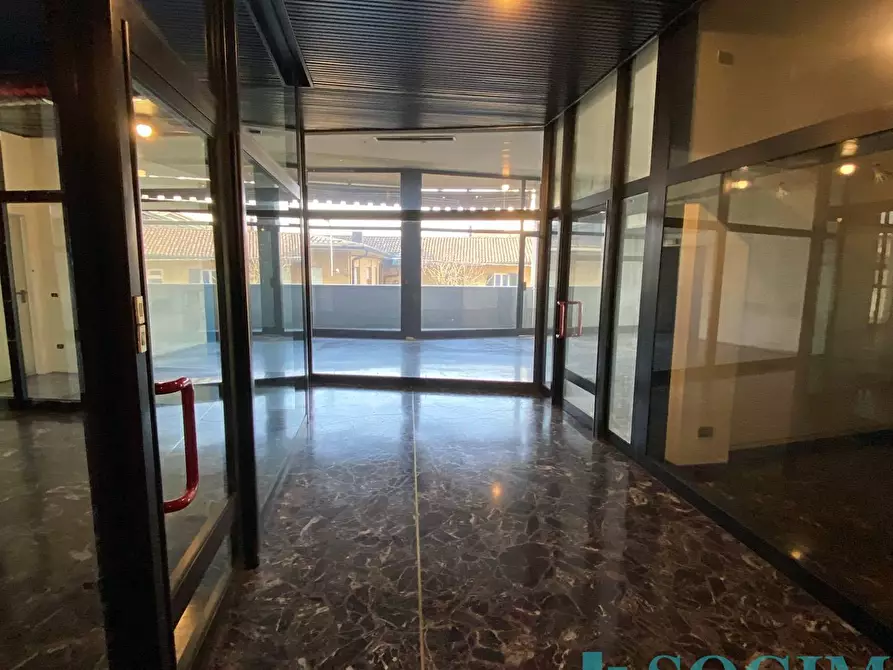 Immagine 8 di Negozio in affitto  in Via Giacomo Matteotti a Cantù