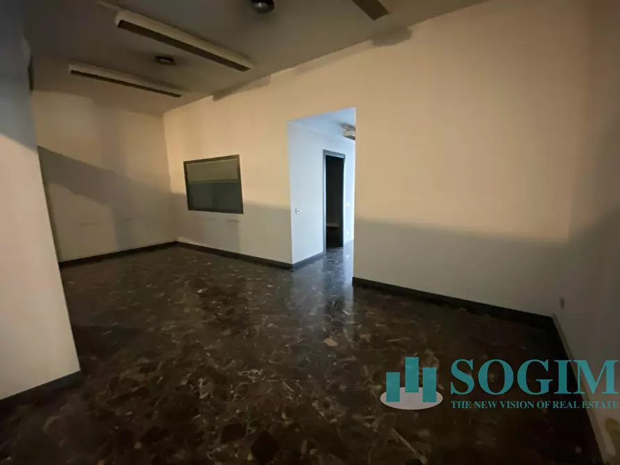 Immagine 10 di Negozio in affitto  in Via Giacomo Matteotti a Cantù