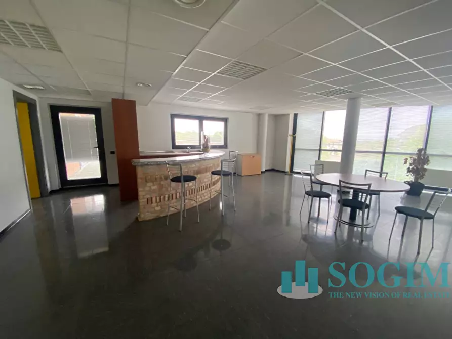 Immagine 8 di Ufficio in affitto  in Via Como 214 a Cantù