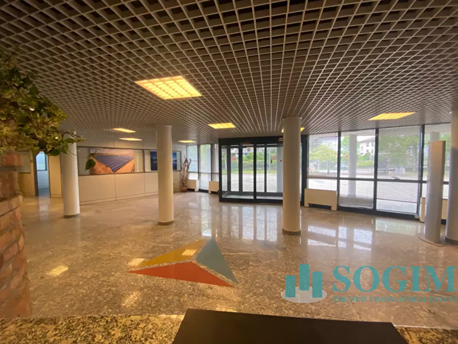 Immagine 18 di Ufficio in affitto  in Via Como 214 a Cantù