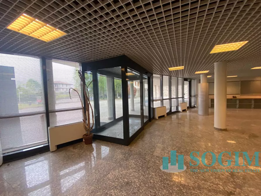 Immagine 21 di Ufficio in affitto  in Via Como 214 a Cantù