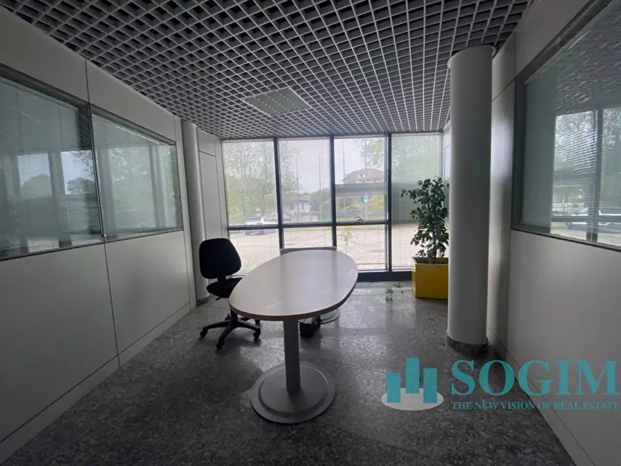 Immagine 24 di Ufficio in affitto  in Via Como 214 a Cantù