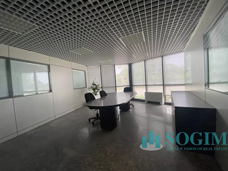 Immagine 25 di Ufficio in affitto  in Via Como 214 a Cantù