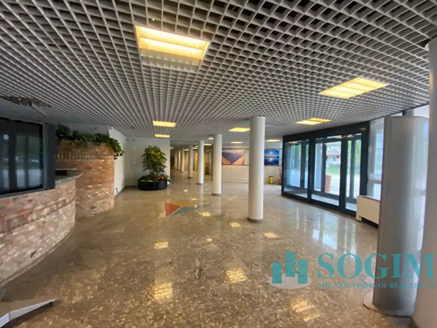 Immagine 27 di Ufficio in affitto  in Via Como 214 a Cantù