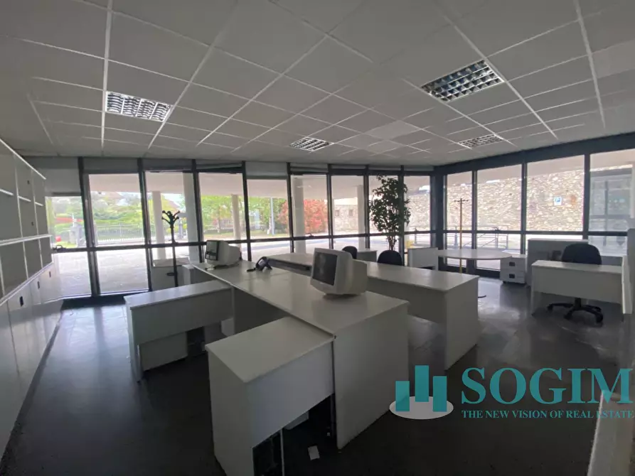 Immagine 29 di Ufficio in affitto  in Via Como 214 a Cantù