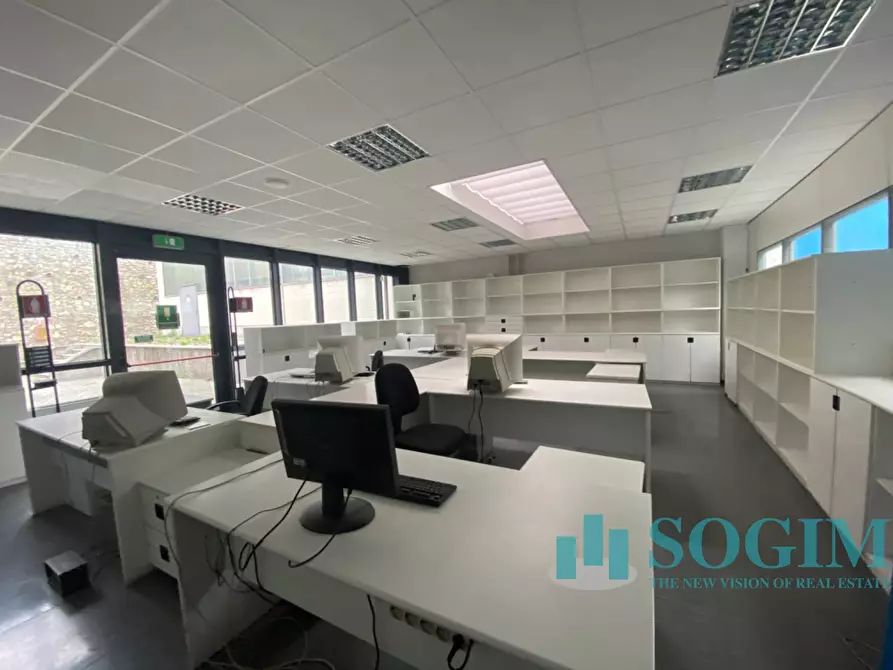 Immagine 31 di Ufficio in affitto  in Via Como 214 a Cantù