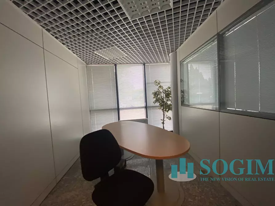 Immagine 33 di Ufficio in affitto  in Via Como 214 a Cantù