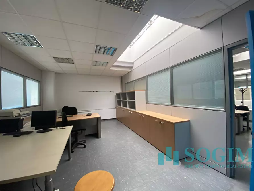 Immagine 35 di Ufficio in affitto  in Via Como 214 a Cantù