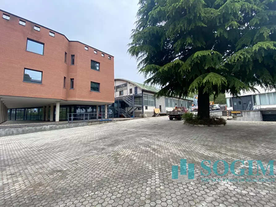 Immagine 37 di Ufficio in affitto  in Via Como 214 a Cantù