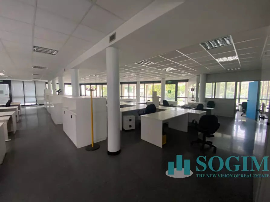 Immagine 40 di Ufficio in affitto  in Via Como 214 a Cantù