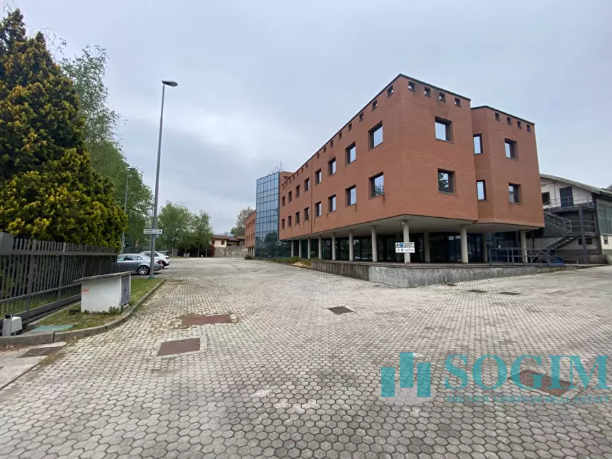 Immagine 44 di Ufficio in affitto  in Via Como 214 a Cantù