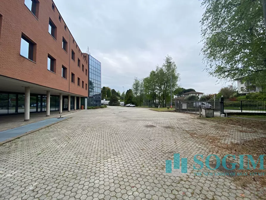 Immagine 46 di Ufficio in affitto  in Via Como 214 a Cantù