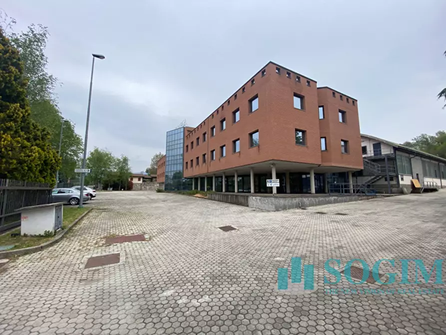 Immagine 48 di Ufficio in affitto  in Via Como 214 a Cantù