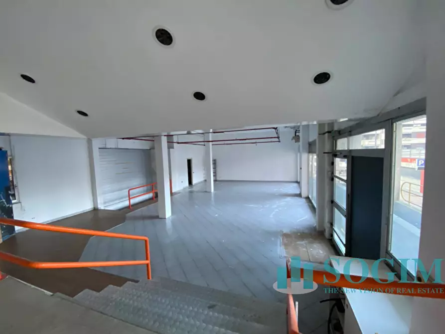 Immagine 23 di Negozio in vendita  in Corso Unità Ditalia 15 a Cantù