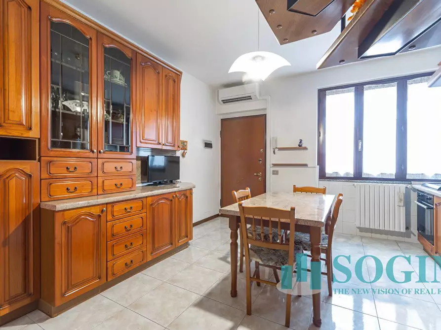 Immagine 1 di Appartamento in vendita  in Via Cesare Battisti 18 a Carugate