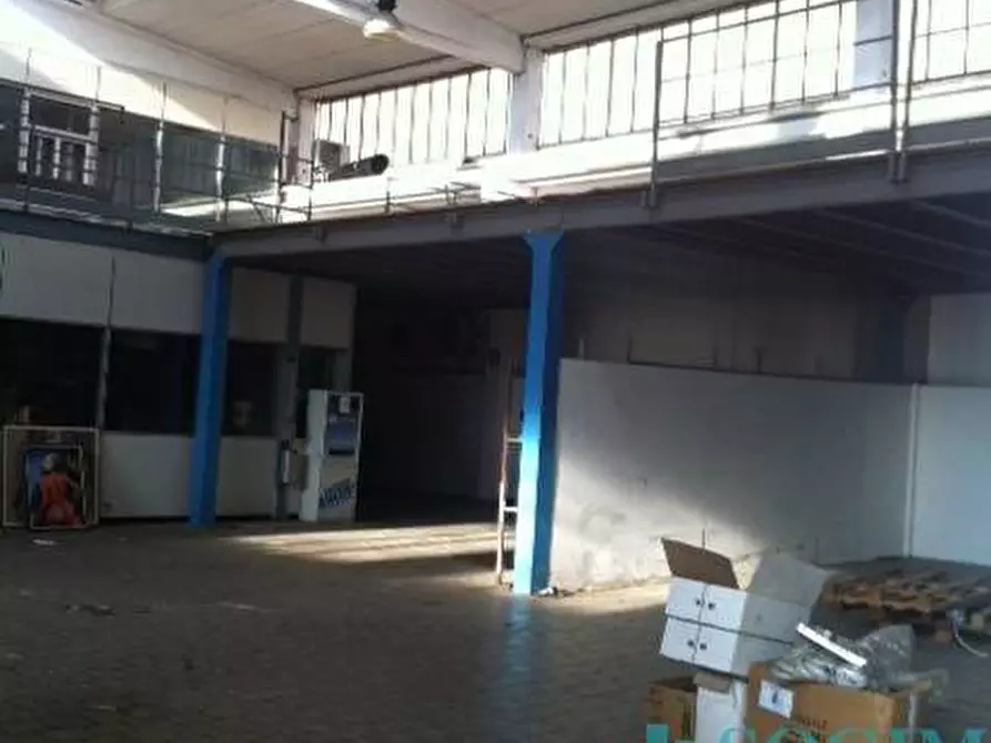 Immagine 32 di Capannone industriale in vendita  a Legnano