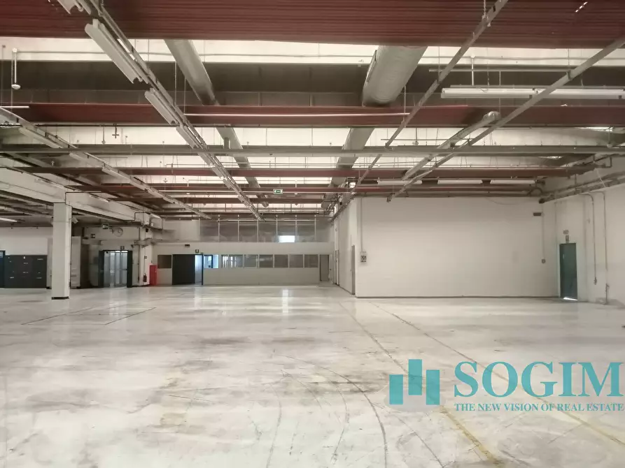 Immagine 2 di Capannone industriale in vendita  in Via Oriana Fallaci a Arcore