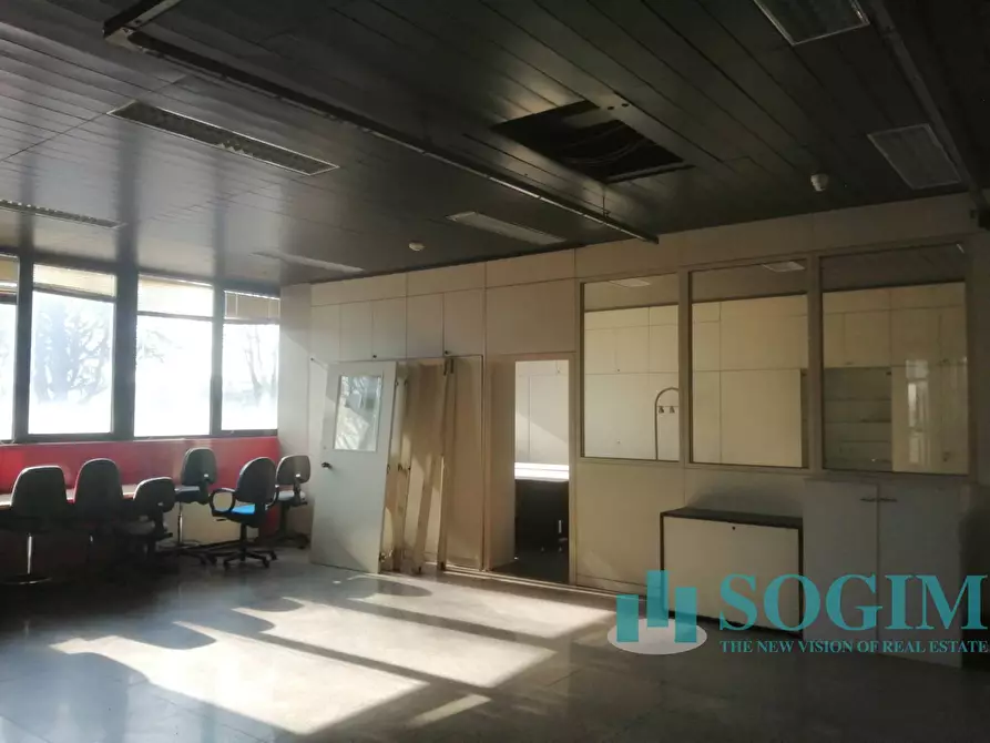 Immagine 10 di Capannone industriale in vendita  in Via Oriana Fallaci a Arcore