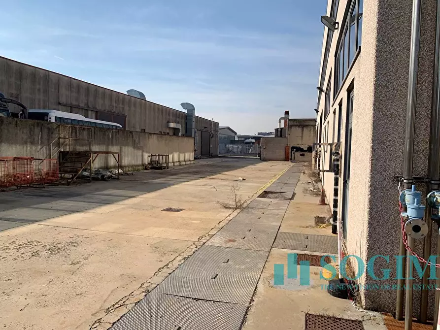 Immagine 19 di Magazzino in vendita  in VIA PO' 5 a Opera