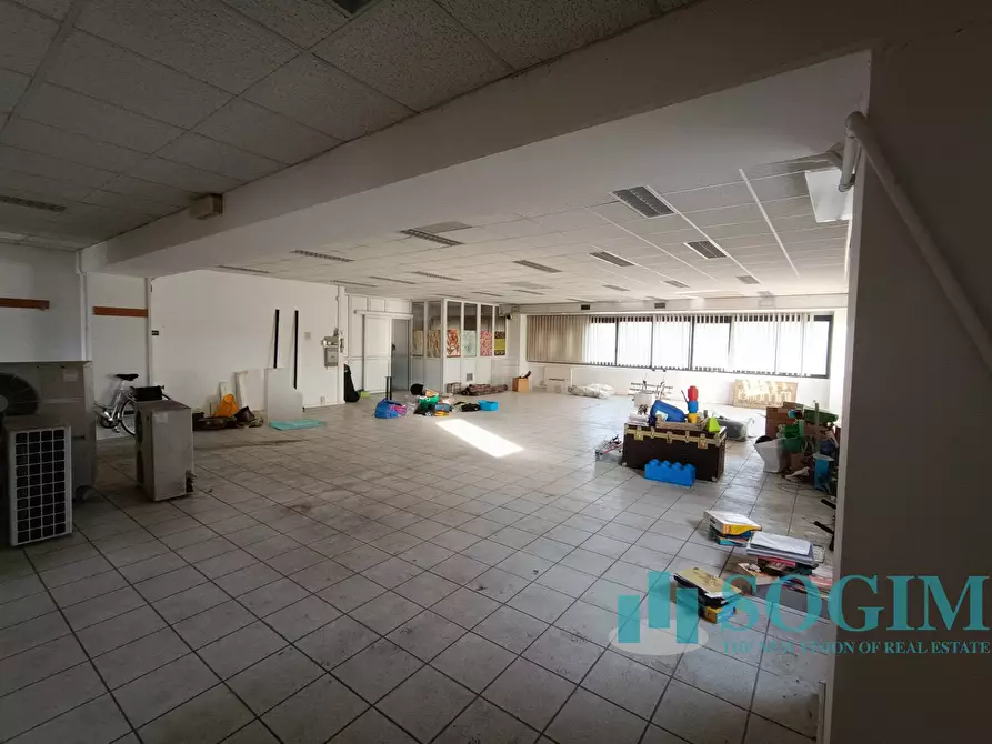 Immagine 9 di Locale commerciale in vendita  in Villa Guardia a Villa Guardia