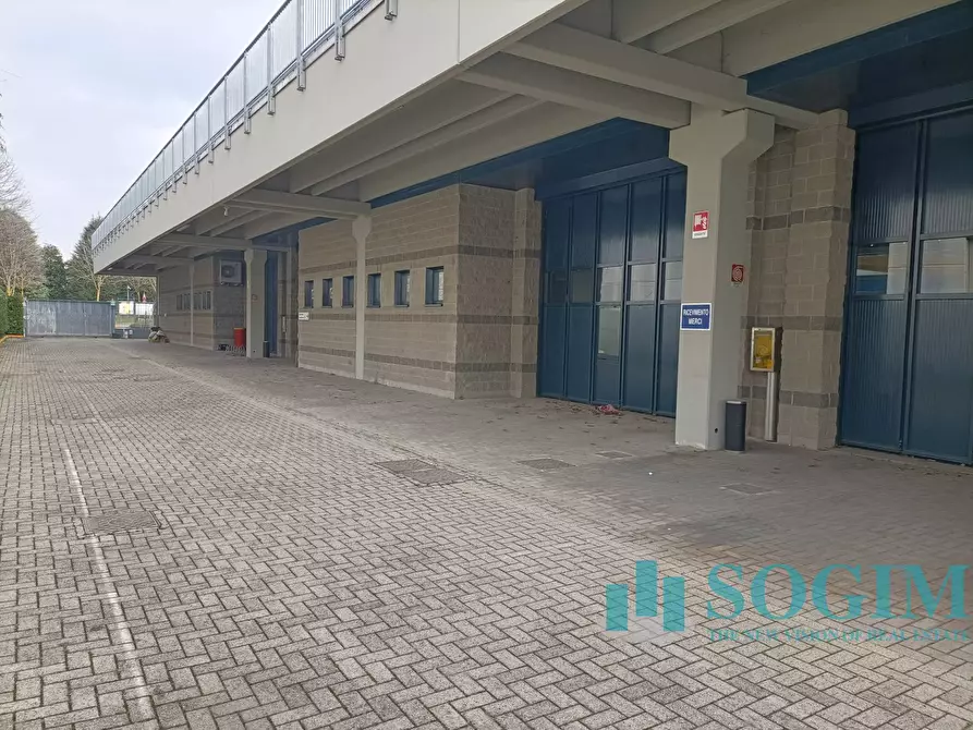 Immagine 5 di Capannone industriale in affitto  in Via del Valà 14 a Carate Brianza