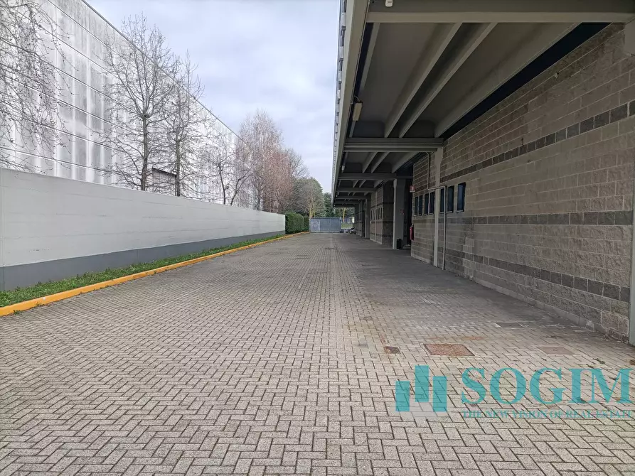 Immagine 12 di Capannone industriale in affitto  in Via del Valà 14 a Carate Brianza