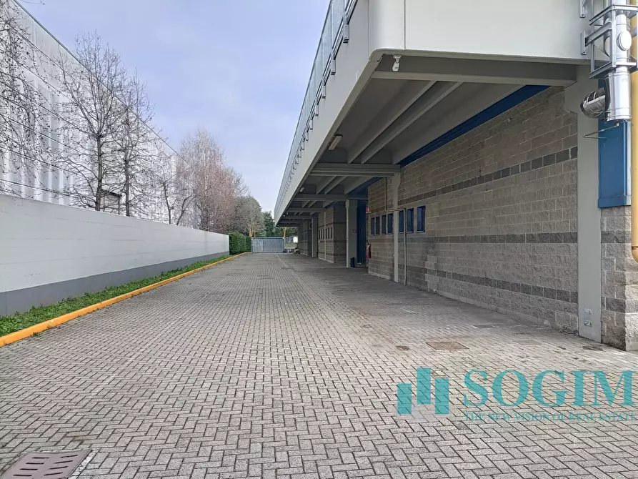 Immagine 7 di Capannone industriale in affitto  in Via del Valà 14 a Carate Brianza