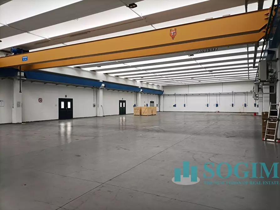 Immagine 24 di Capannone industriale in affitto  in Via del Valà 14 a Carate Brianza