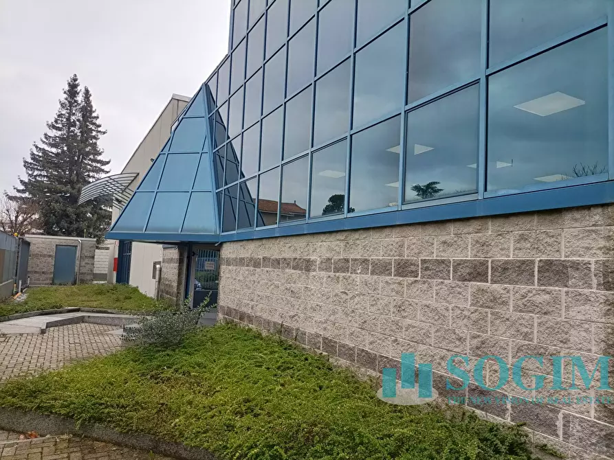 Immagine 15 di Capannone industriale in affitto  in Via del Valà 14 a Carate Brianza