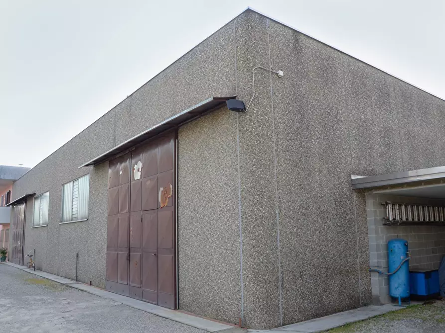 Immagine 3 di Capannone industriale in vendita  in Via Monte Golico a Samarate