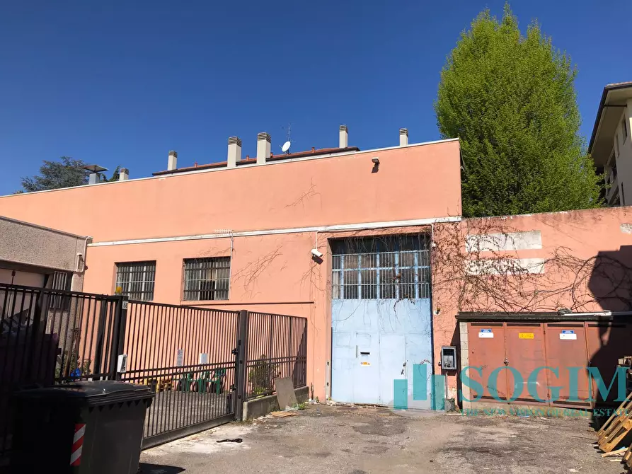 Immagine 37 di Capannone industriale in vendita  a Legnano