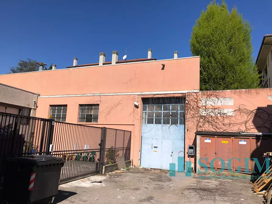 Immagine 38 di Capannone industriale in vendita  a Legnano