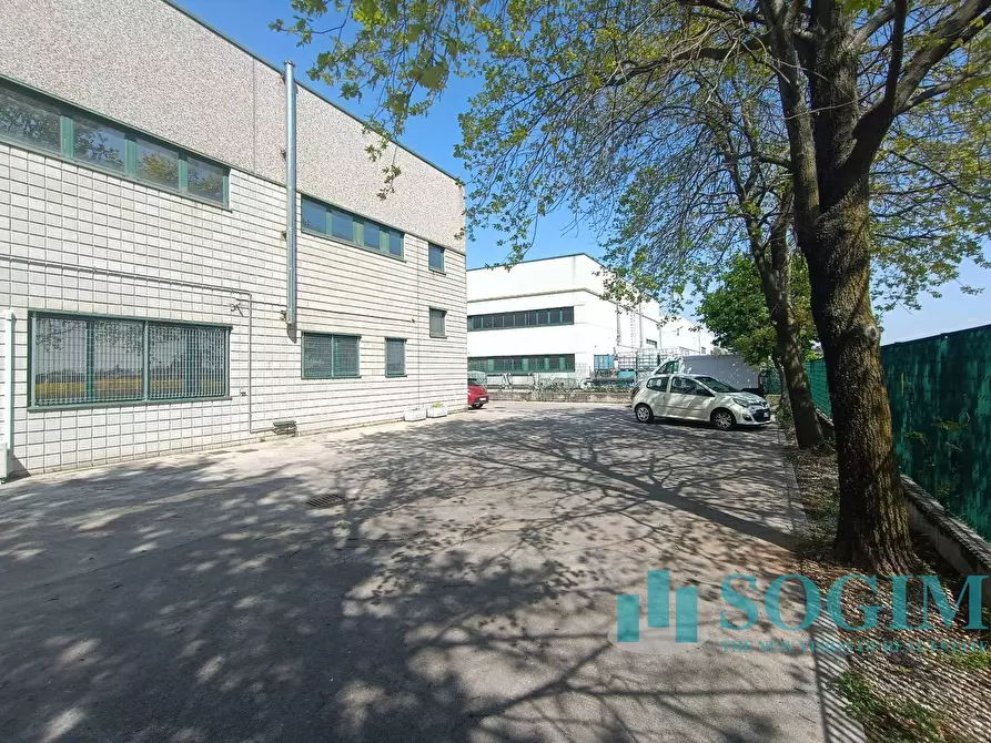 Immagine 2 di Magazzino in vendita  in Via della Cerca 17 a Solbiate Con Cagno