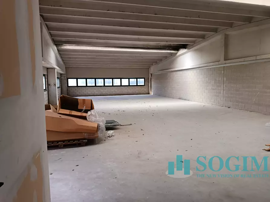 Immagine 14 di Magazzino in vendita  in Via della Cerca 17 a Solbiate Con Cagno