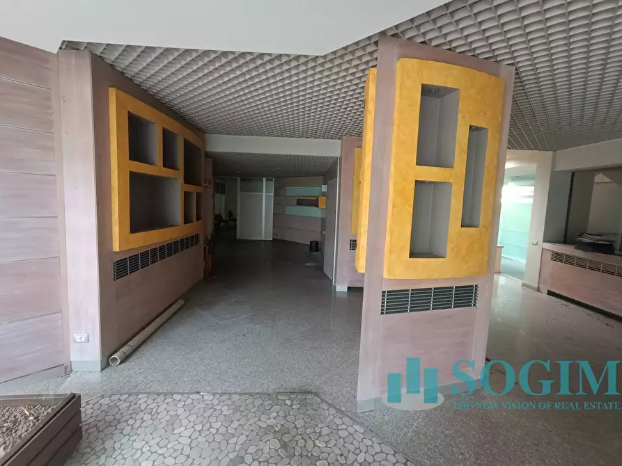 Immagine 8 di Locale commerciale in vendita  in Via Vittorio Emanuele 7 a Olgiate Comasco