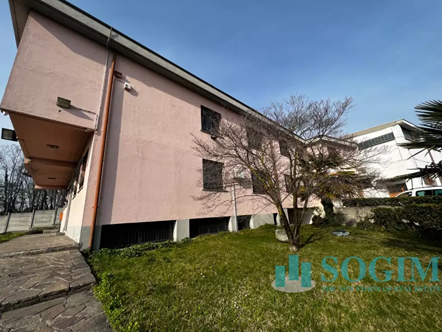 Immagine 21 di Ufficio in affitto  in Via Canturino 22 a Vertemate Con Minoprio