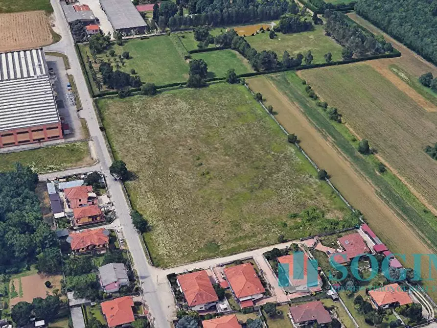 Immagine 2 di Locale commerciale in vendita  in Via ceresio a Lonate Pozzolo